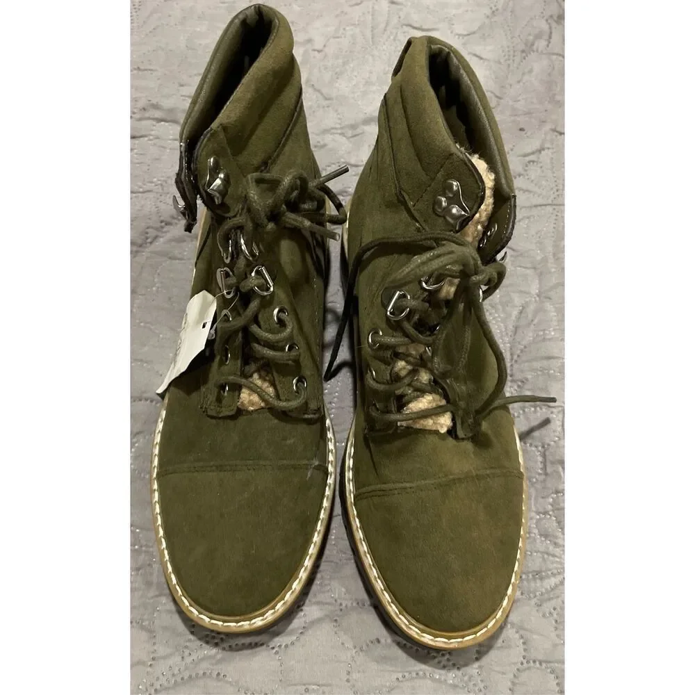 Time and Tru Army Green Snow Boots New 6 Women’s